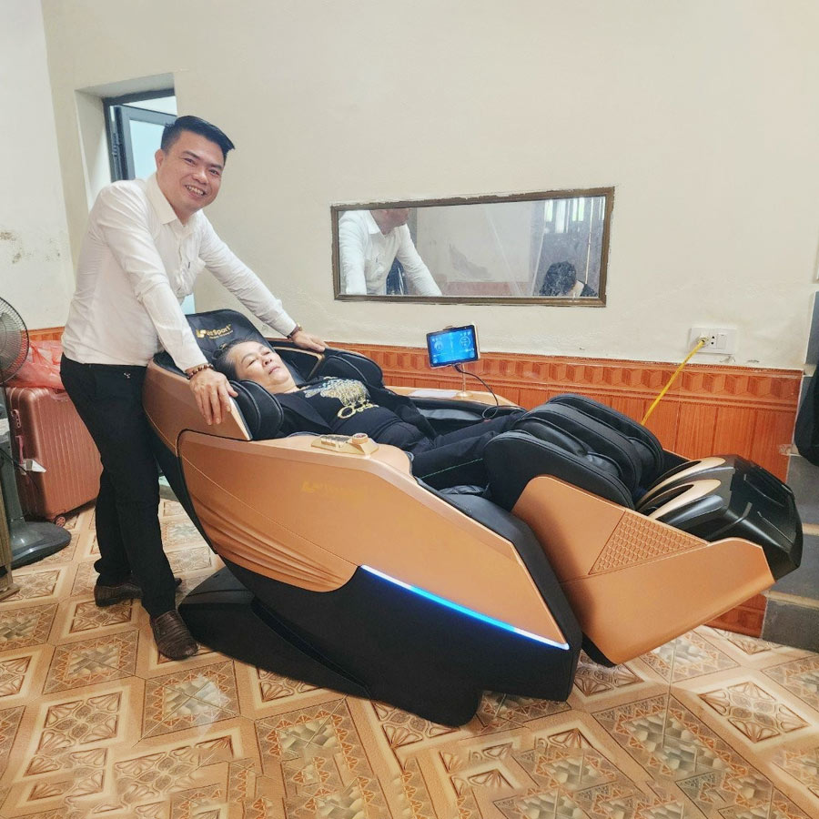Giao Ghế Massage Lifesport LS-660E Đến Nhà Cô Hương Ở Nghệ An 