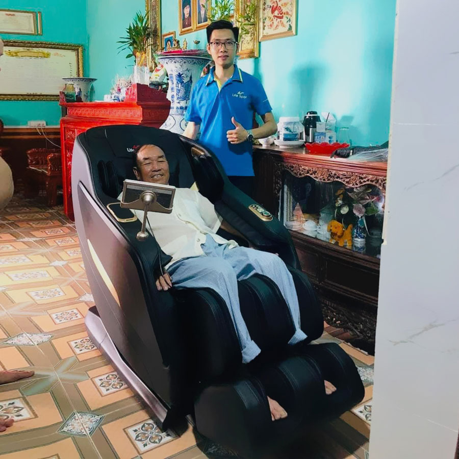 Ghế Massage Lifesport LS-366 - Người Bạn Đồng Hành Mới Của Gia Đình Anh Trung Ở TP. Hồ Chí Minh 
