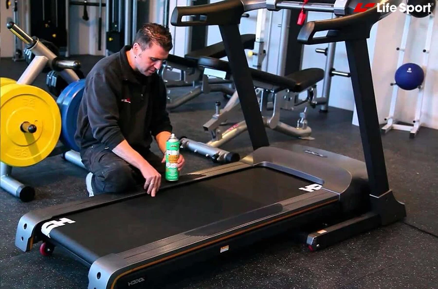 Đặt máy chạy bộ ở những nơi bằng phẳng