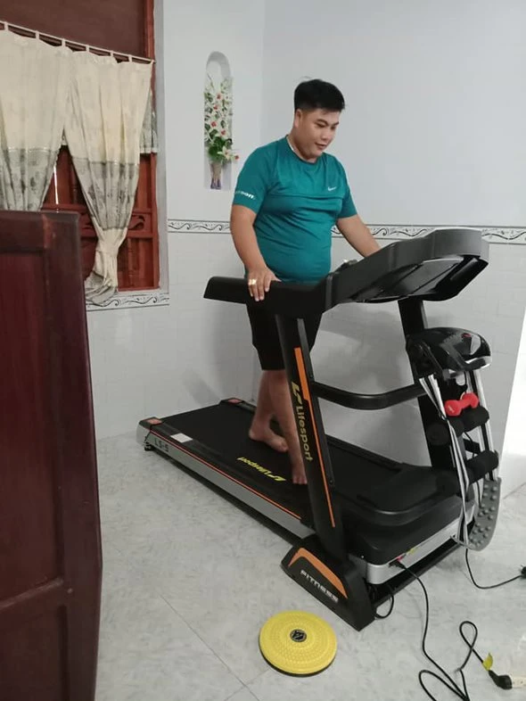 Máy chạy thể dục rèn luyện thể lực