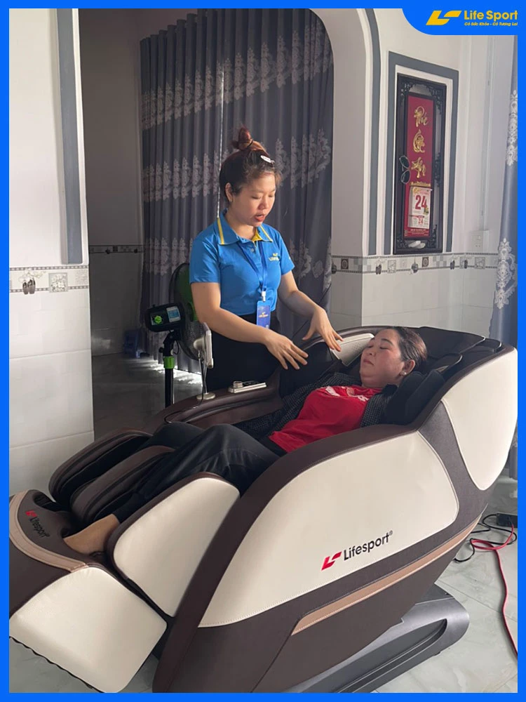 ghế massage Lifesport tại Long An