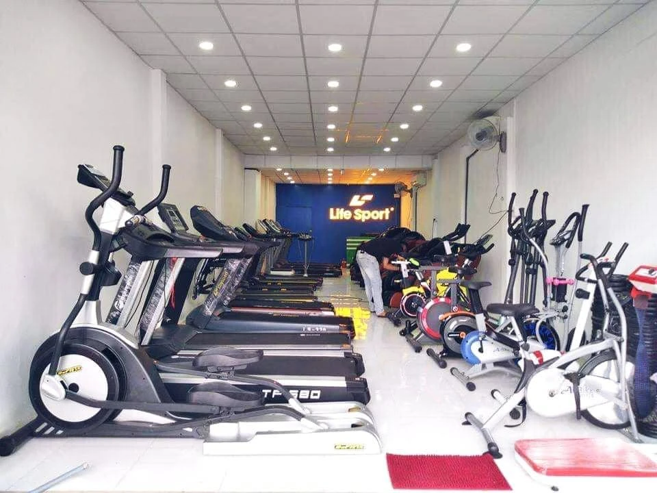 Máy chạy bộ tại nhà trưng bày tại Lifesport Hải Dương