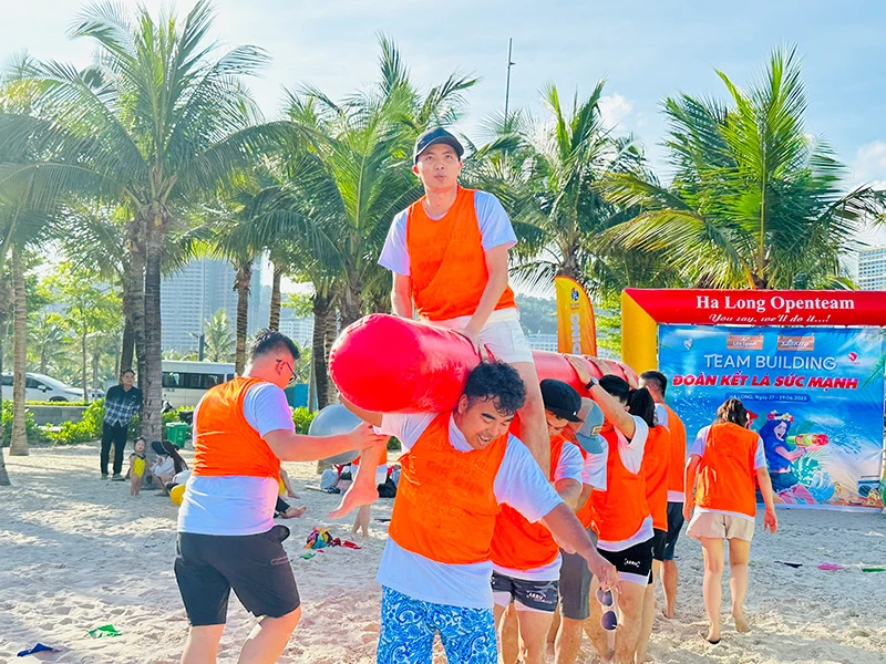 Chơi hết mình, teamwork cực căng