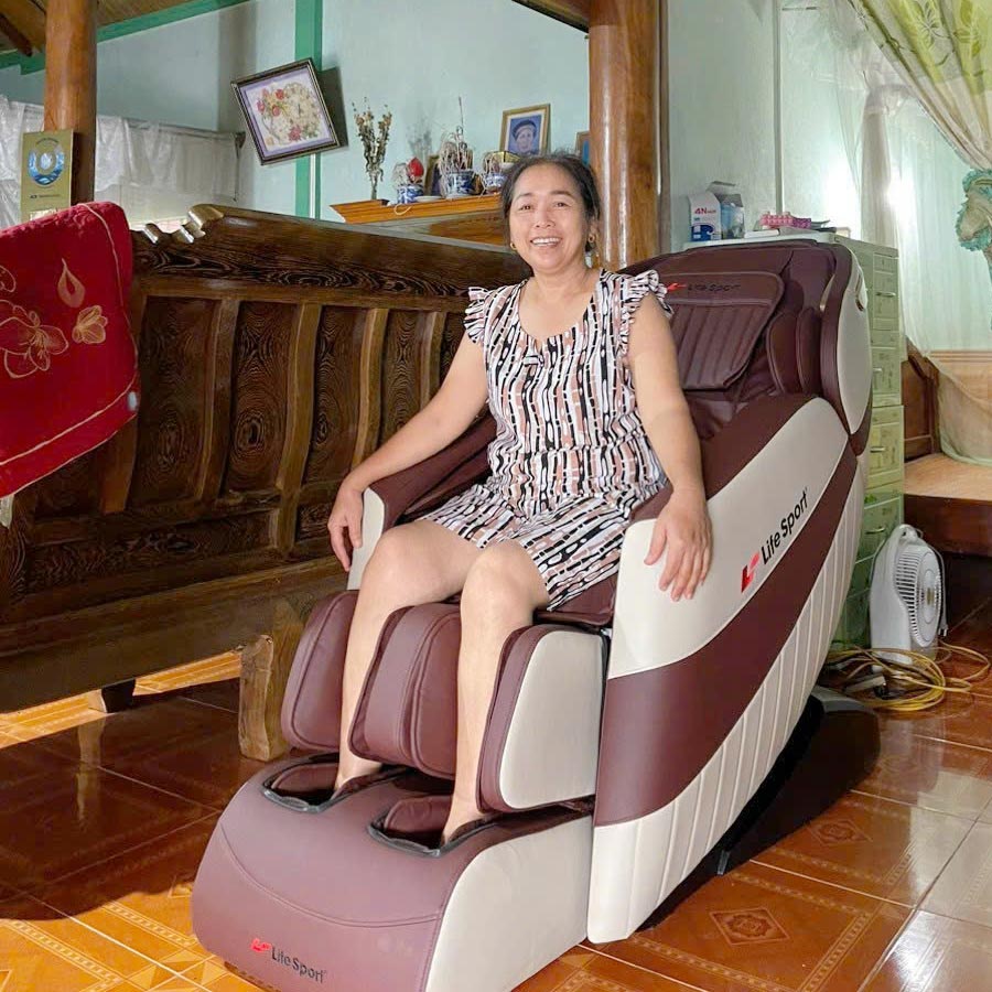 Chị Thu Tại Quảng Trị Được Chồng Tặng Ghế Massage LS-789 